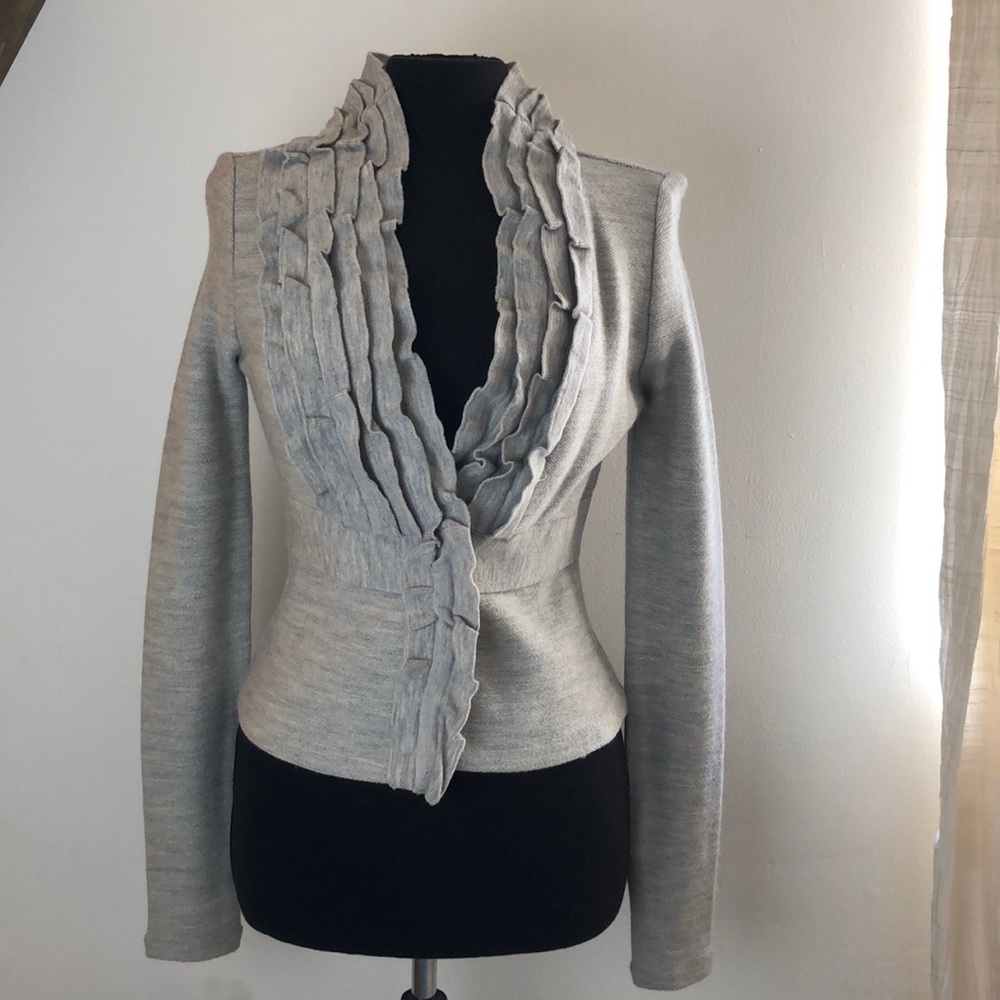 BCBG MAXAZRIA GREY SWEATER